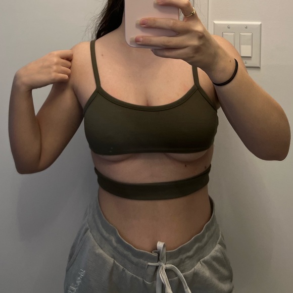 SEXY UNDER BOOB CROP TOP - Picture 2 of 5